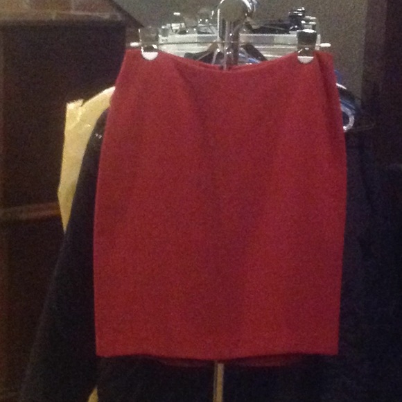 The limited skirt size 4 - Picture 1 of 2